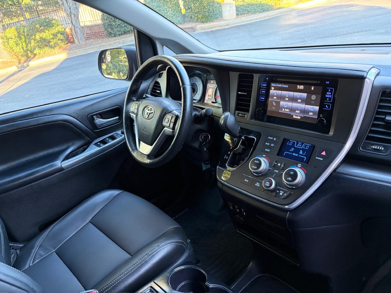 Toyota Sienna SE 8-Passenger 2017