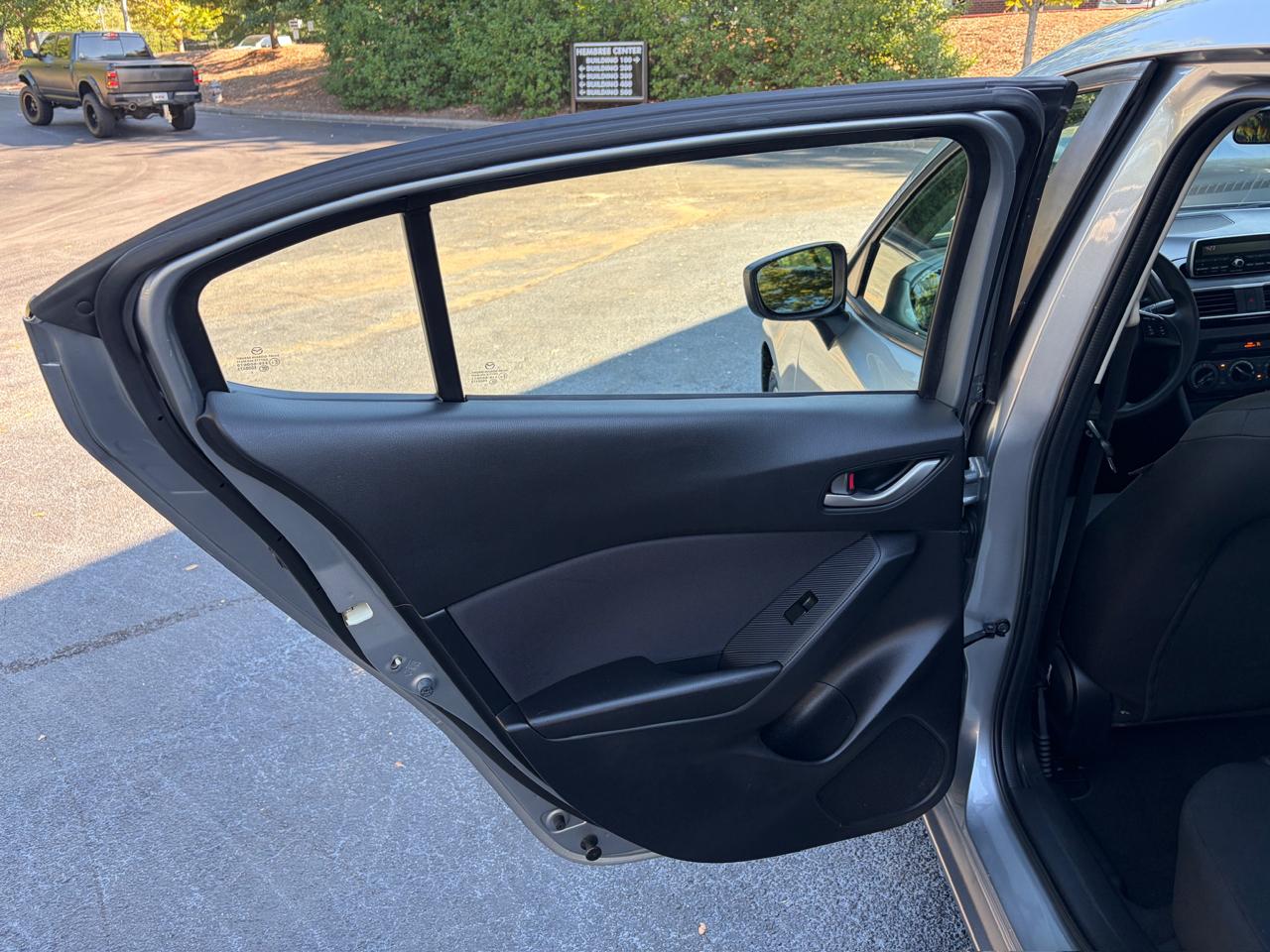 Mazda MAZDA3 i Sport AT 4-Door 2014