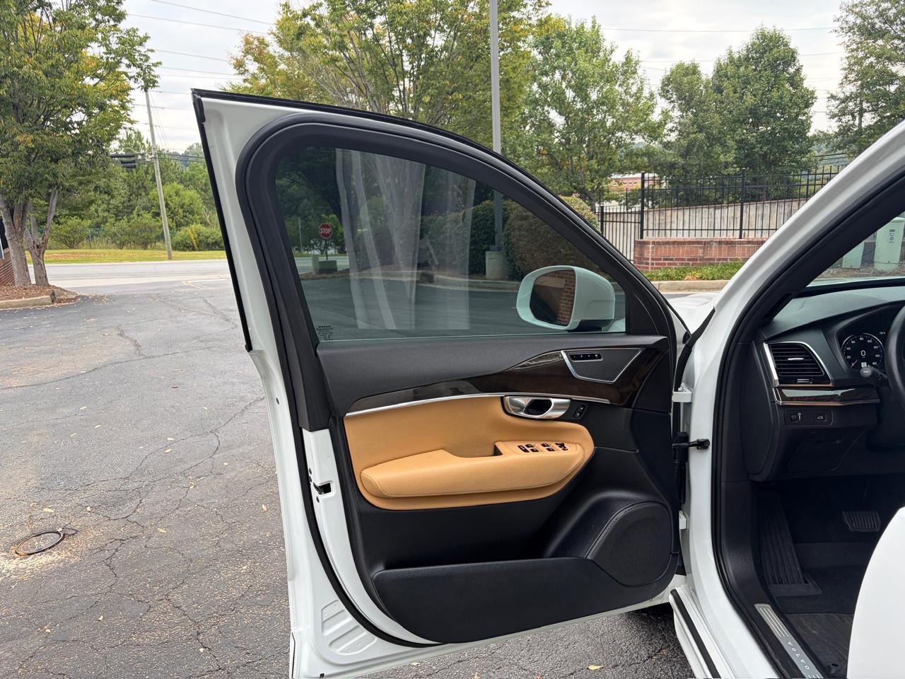Volvo XC90 T6 Momentum AWD 2018