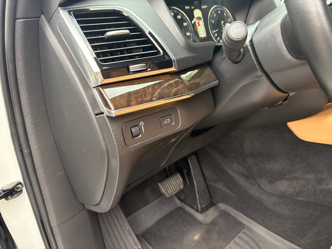 Volvo XC90 T6 Momentum AWD 2018