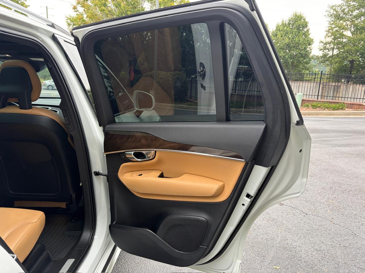 Volvo XC90 T6 Momentum AWD 2018