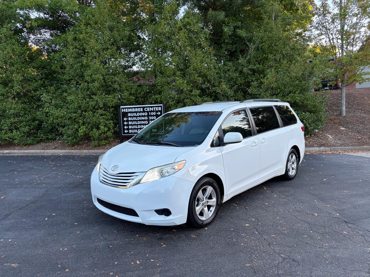 Toyota Sienna LE 8-Passenger 2017