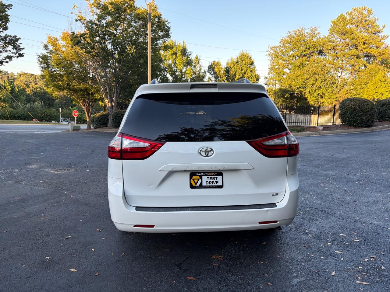 Toyota Sienna LE 8-Passenger 2017
