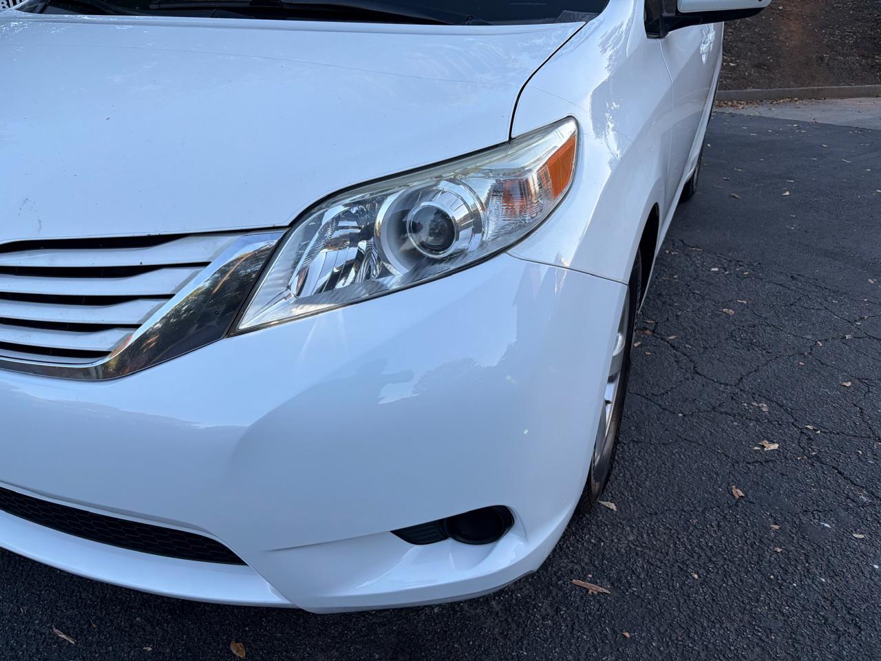 Toyota Sienna LE 8-Passenger 2017