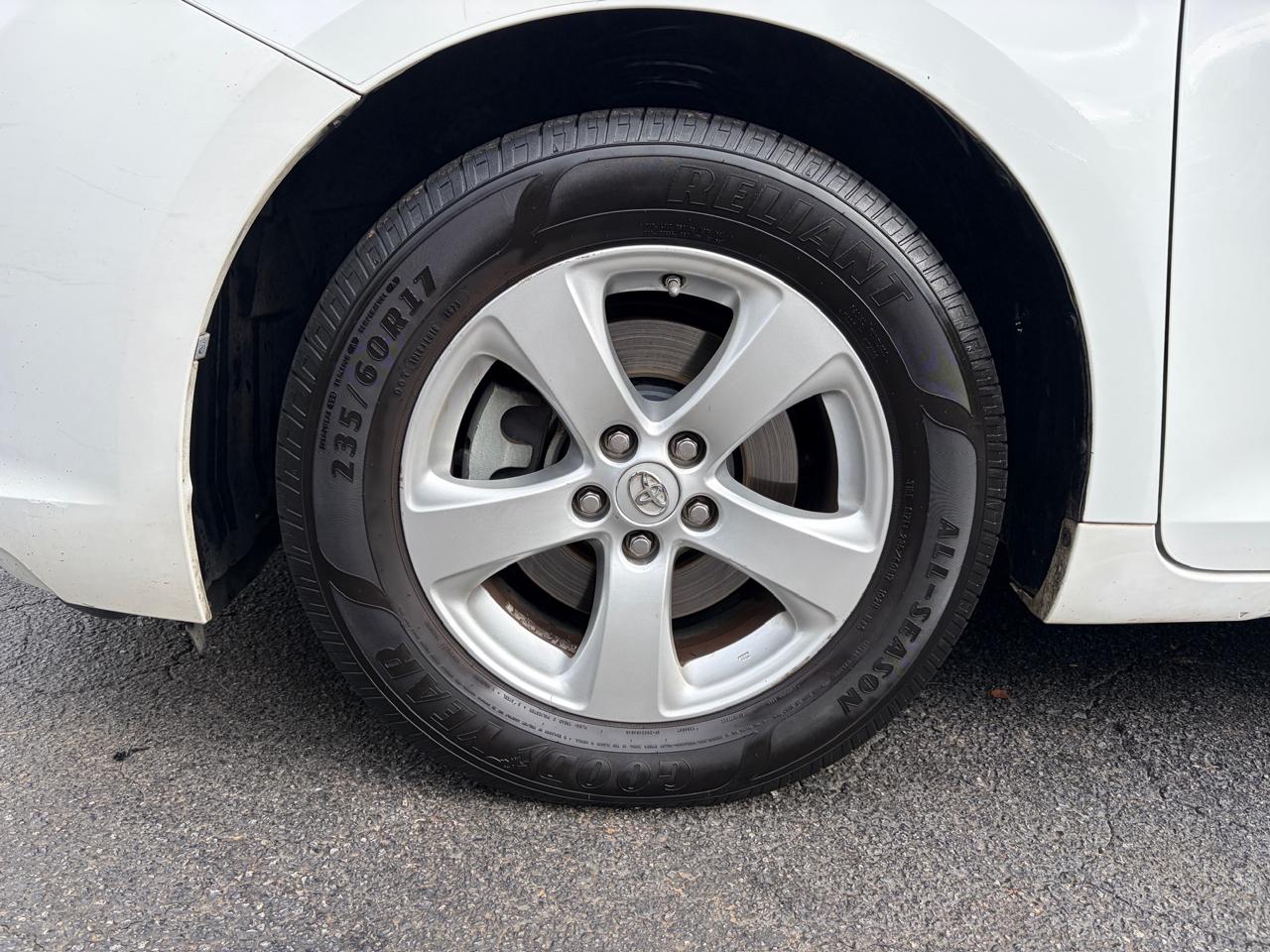 Toyota Sienna LE 8-Passenger 2017