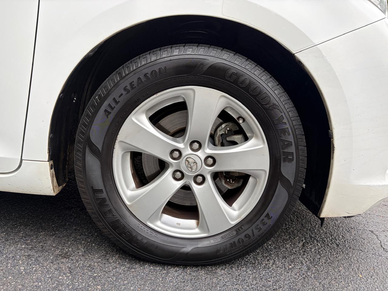 Toyota Sienna LE 8-Passenger 2017
