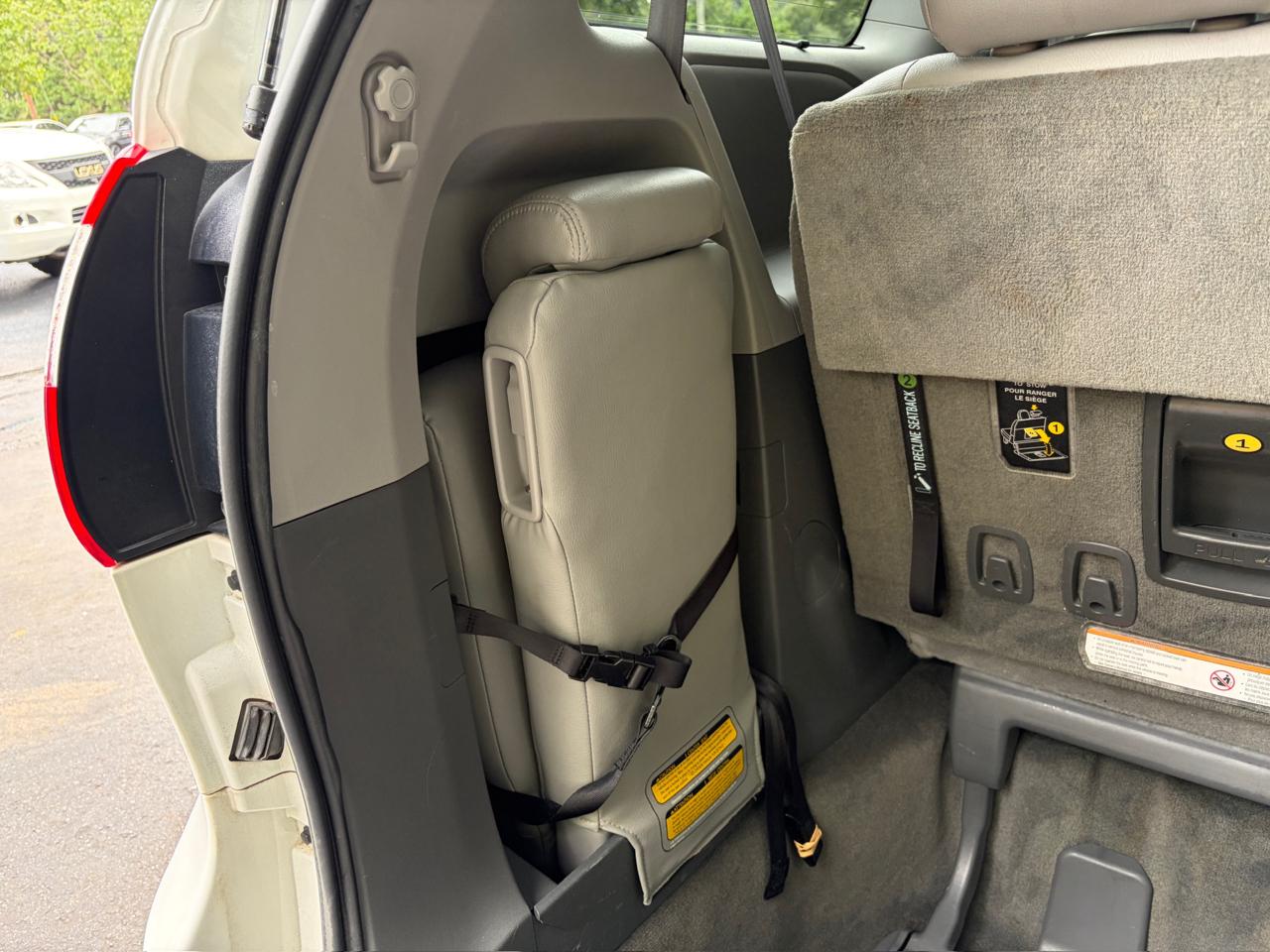 Toyota Sienna LE 8-Passenger 2017