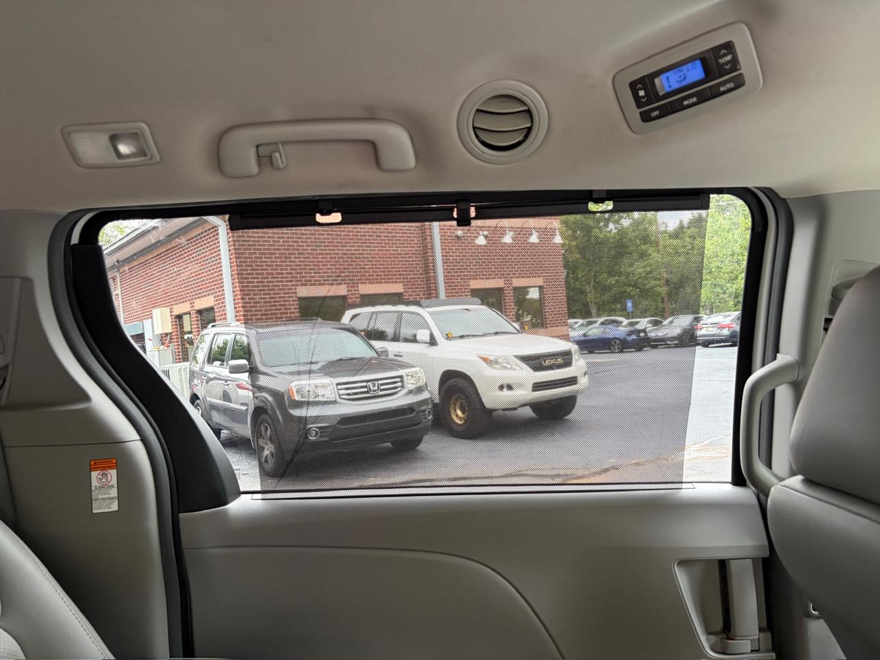 Toyota Sienna LE 8-Passenger 2017