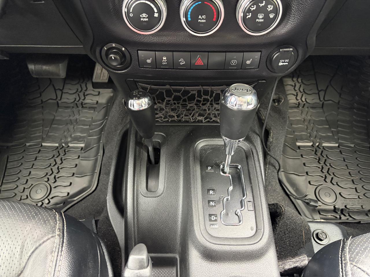 Jeep Wrangler Unlimited Sahara 4WD 2015