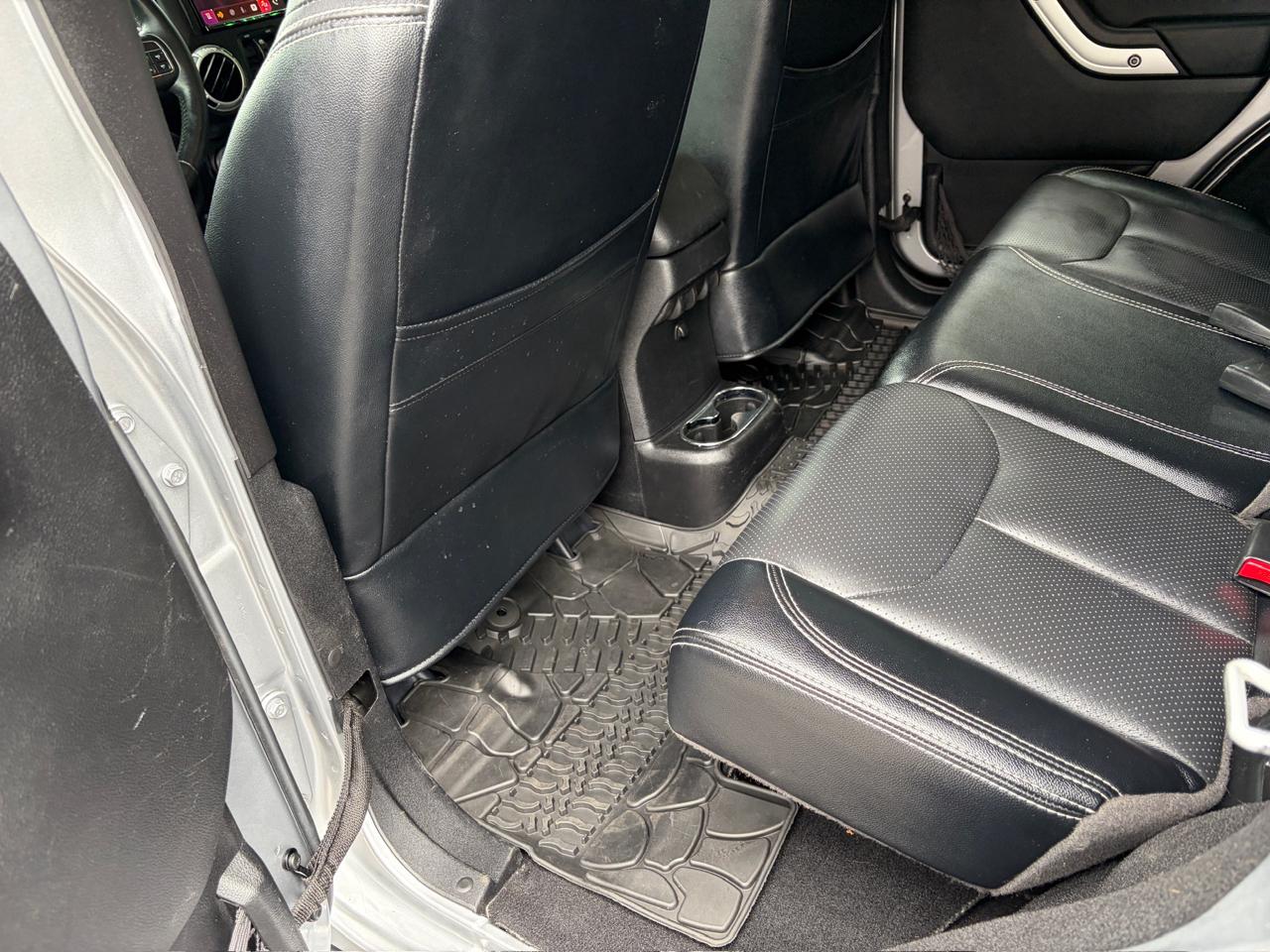 Jeep Wrangler Unlimited Sahara 4WD 2015