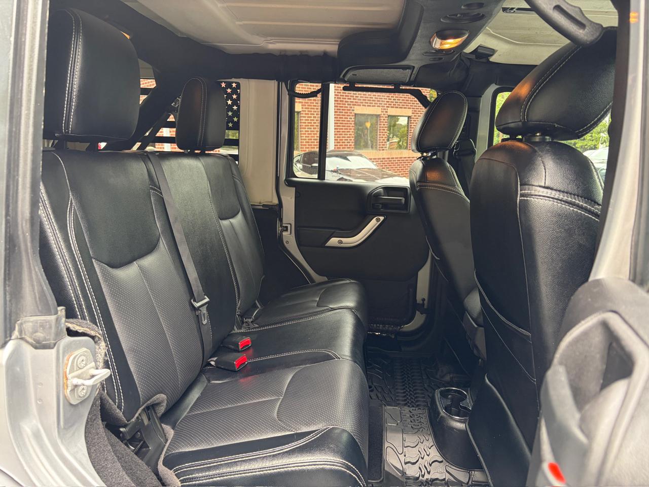 Jeep Wrangler Unlimited Sahara 4WD 2015
