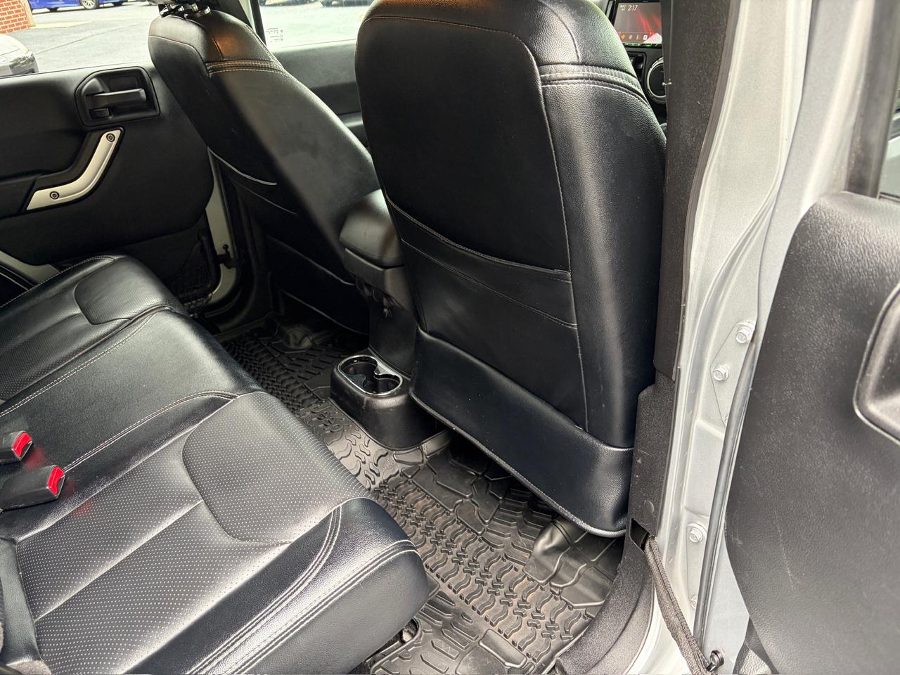 Jeep Wrangler Unlimited Sahara 4WD 2015
