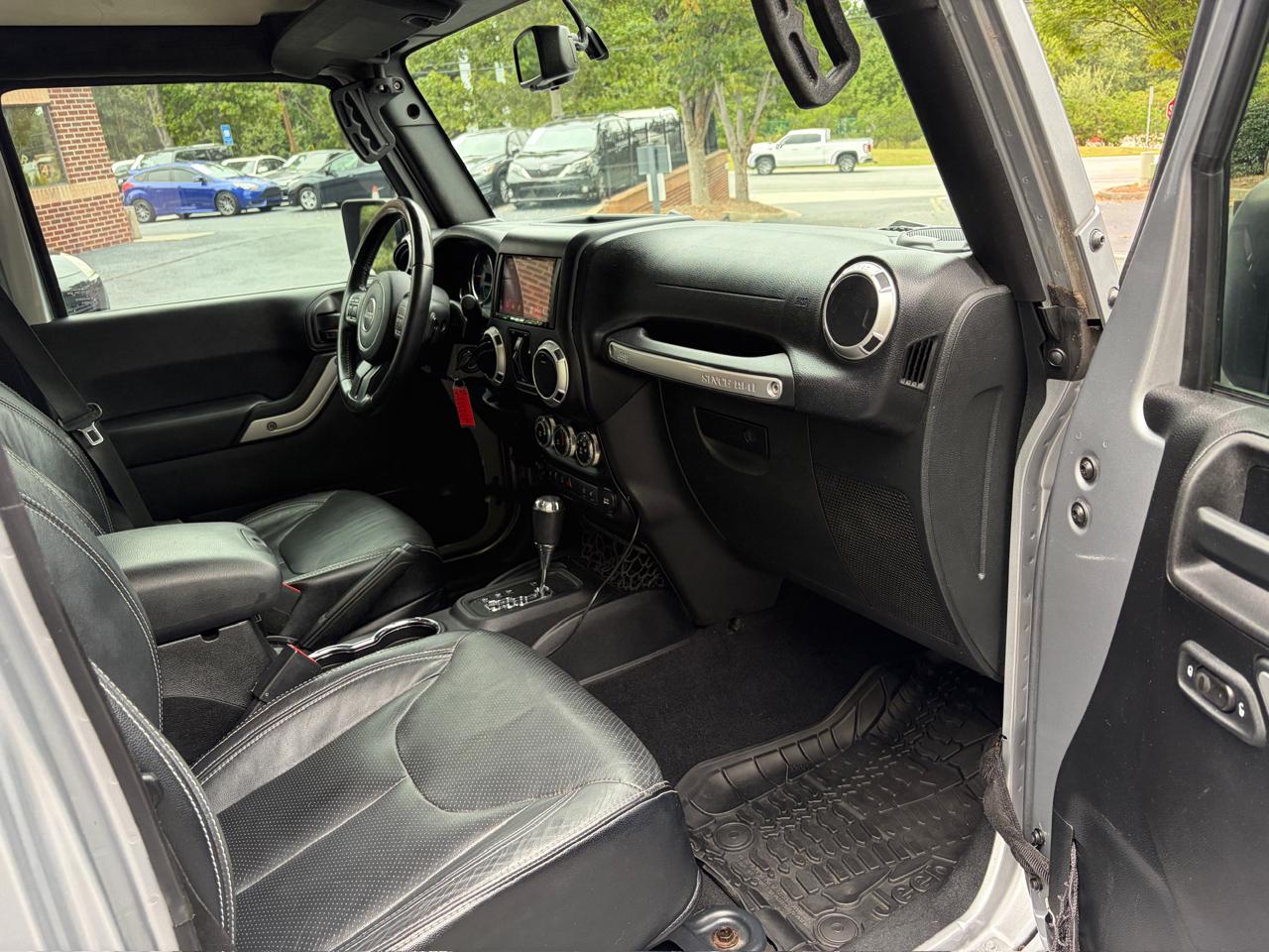 Jeep Wrangler Unlimited Sahara 4WD 2015