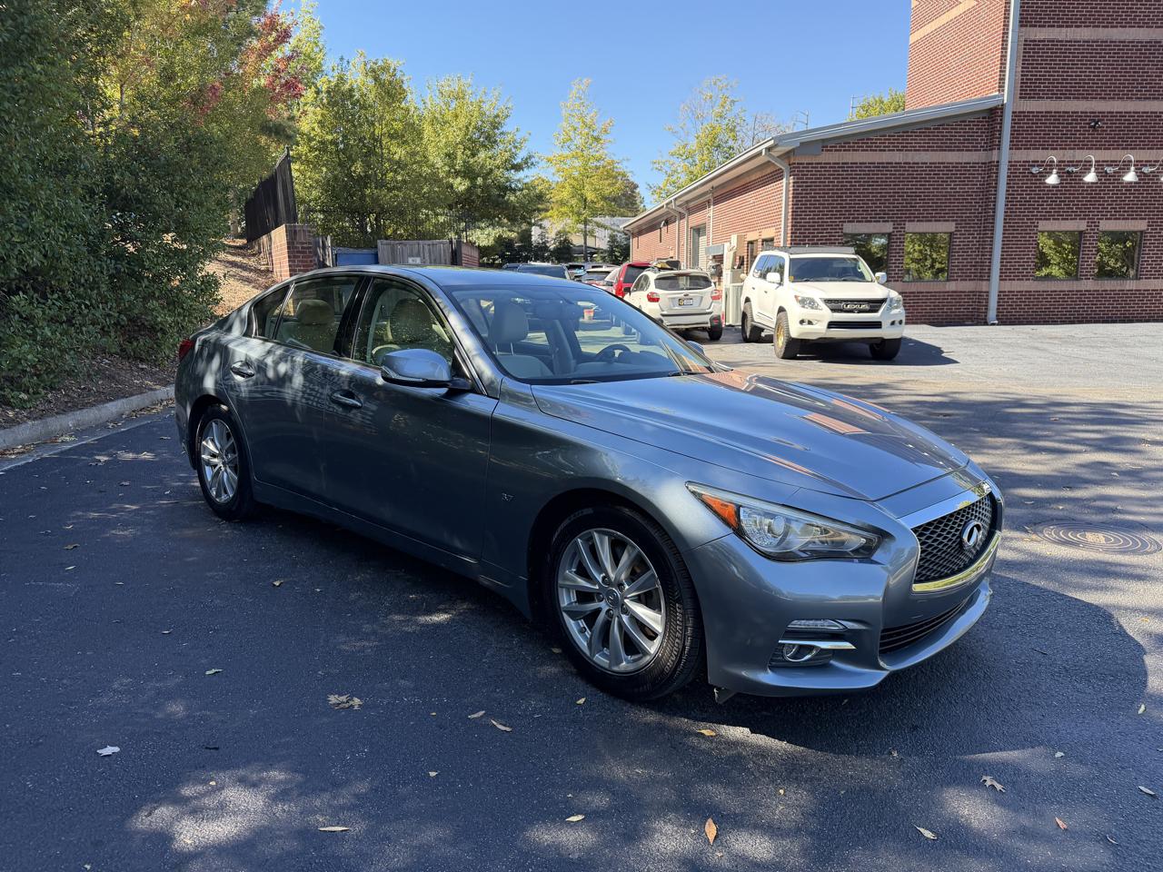 Infiniti Q50 photo 15