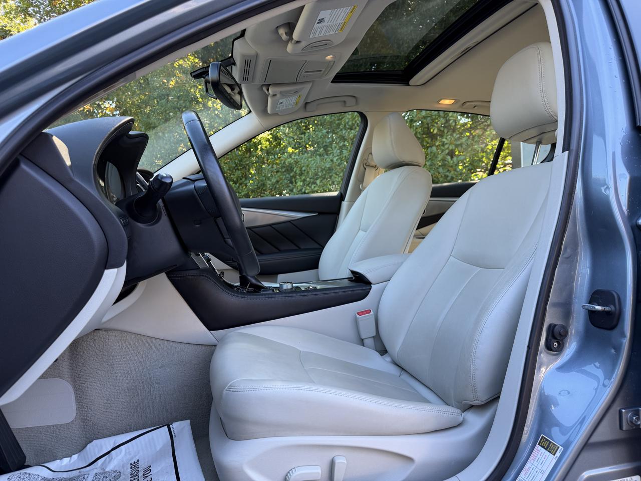 Infiniti Q50 photo 16