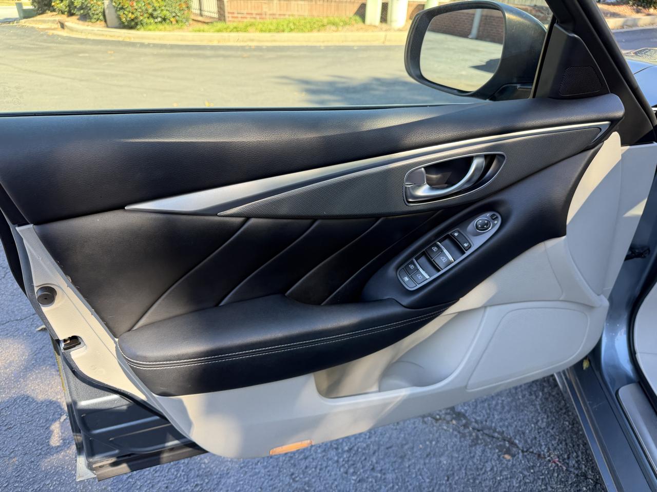 Infiniti Q50 photo 20