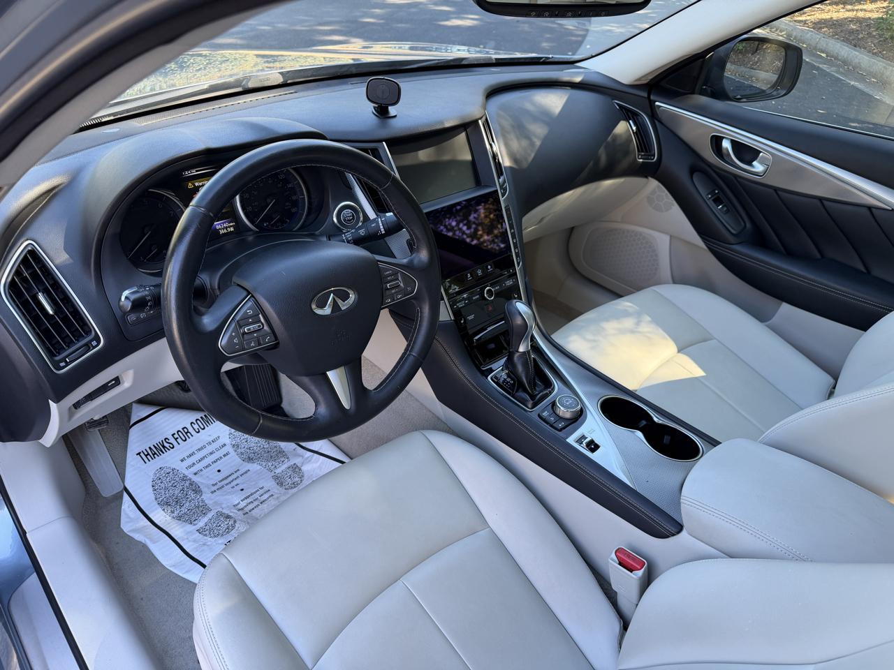 Infiniti Q50 photo 24