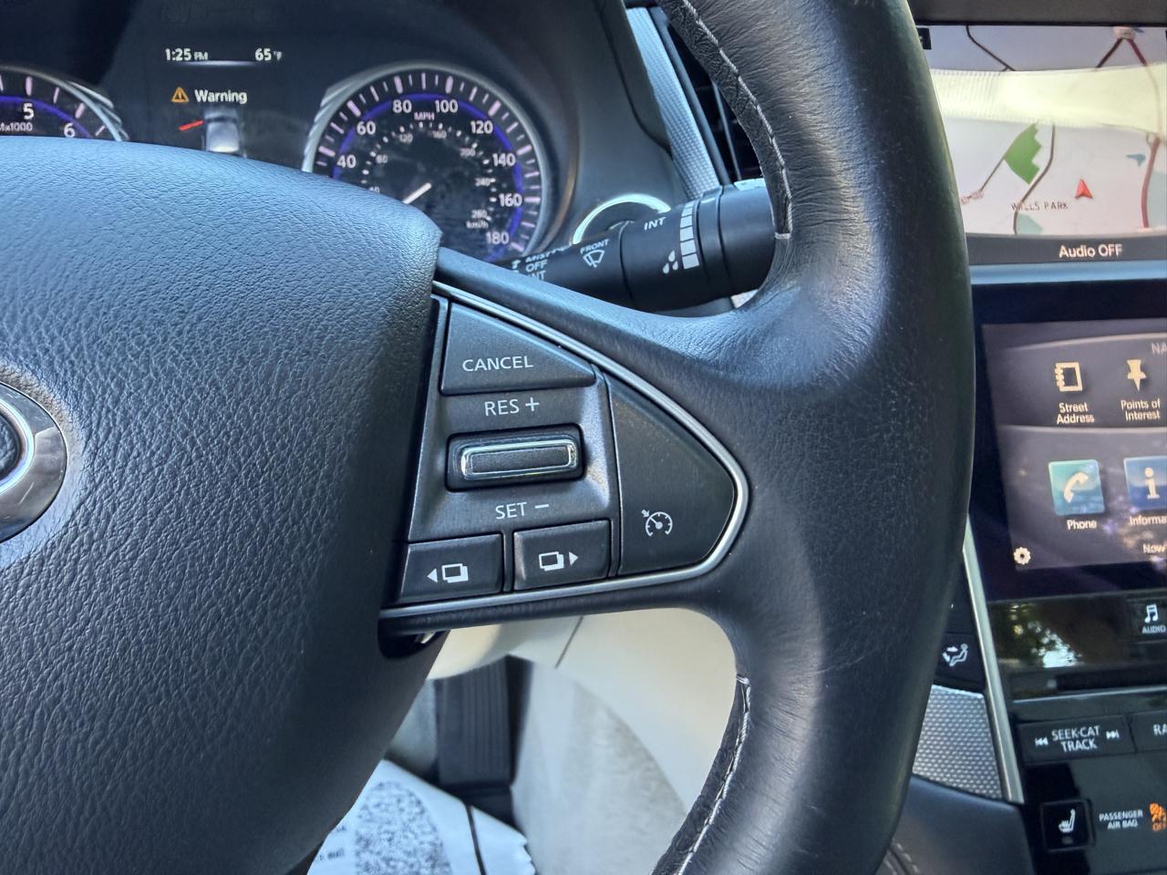 Infiniti Q50 photo 26