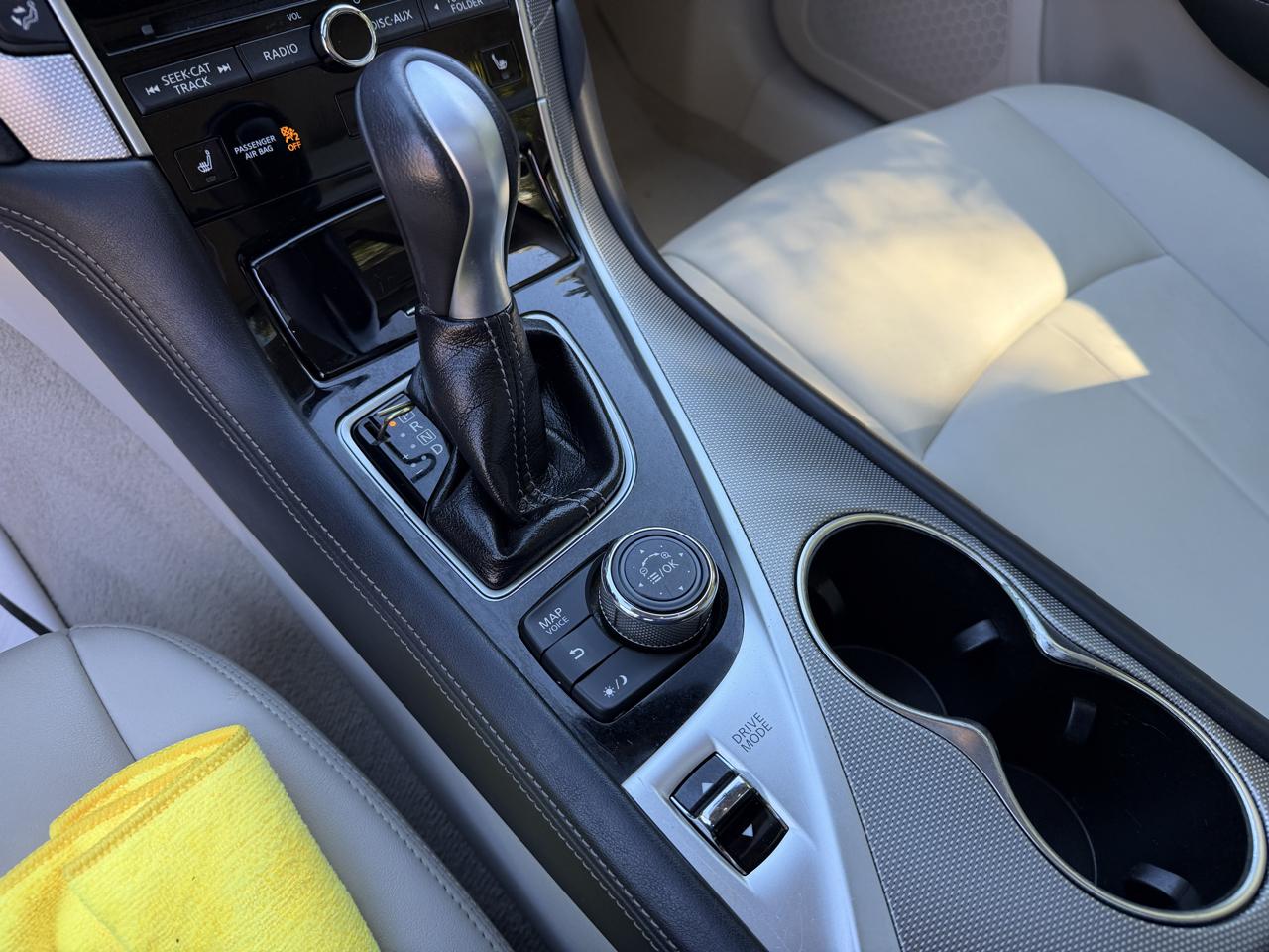 Infiniti Q50 photo 29