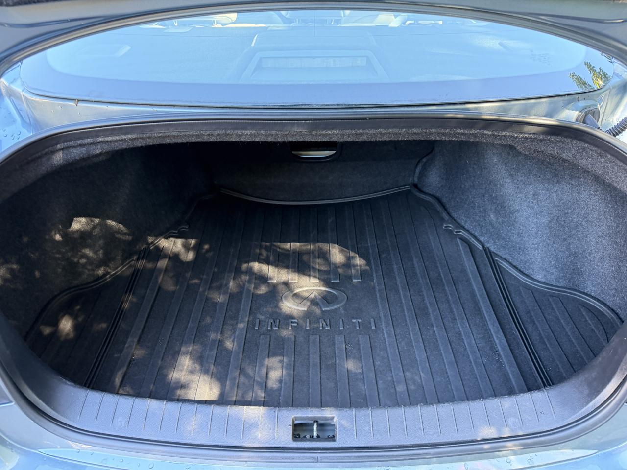 Infiniti Q50 photo 31