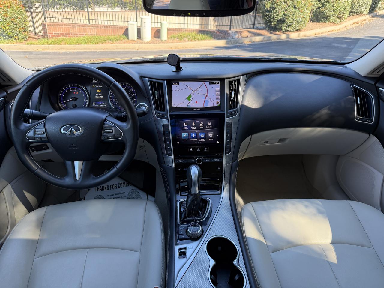 Infiniti Q50 photo 32