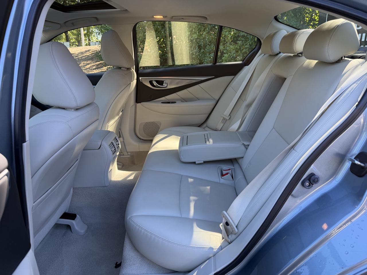 Infiniti Q50 photo 33