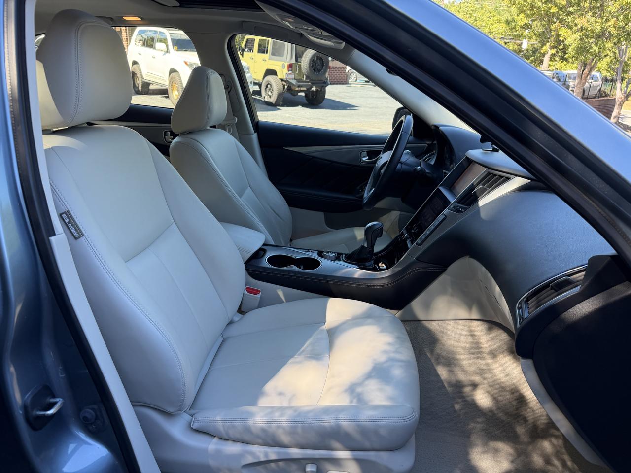 Infiniti Q50 photo 34