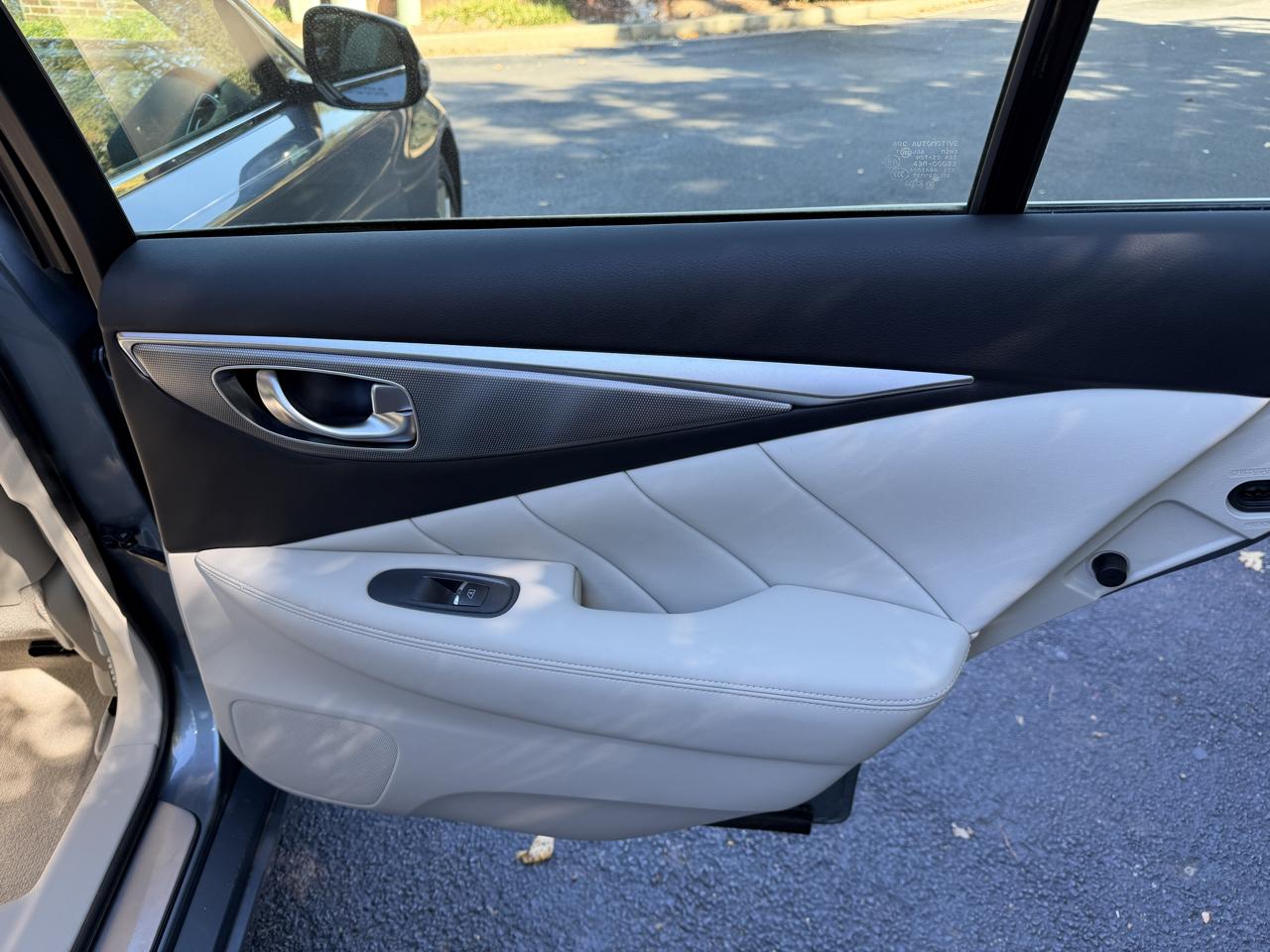 Infiniti Q50 photo 35