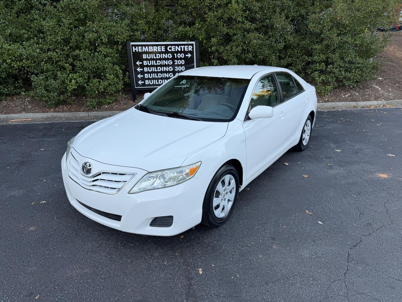 Toyota Camry LE 6-Spd AT 2011
