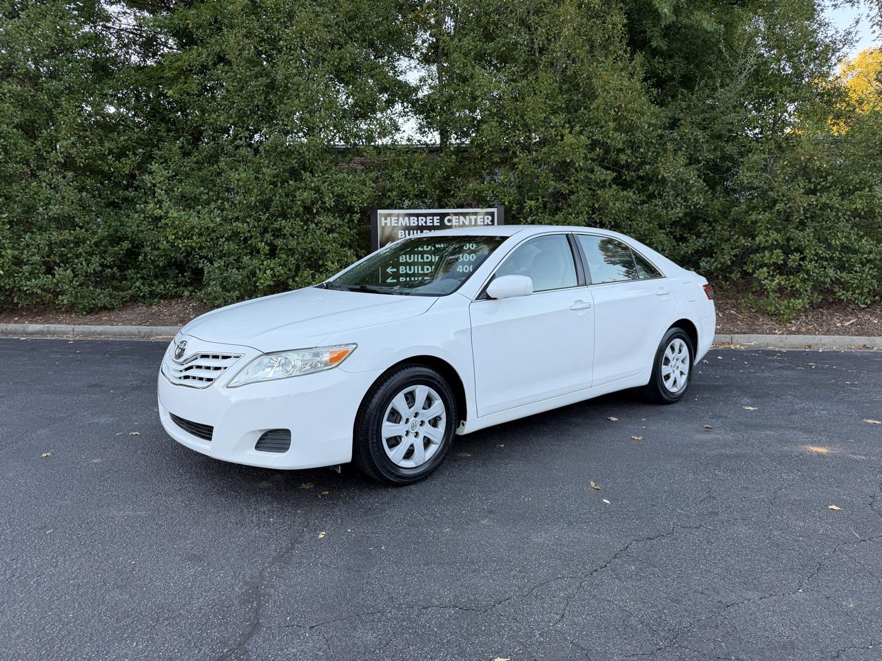 Toyota Camry LE 6-Spd AT 2011