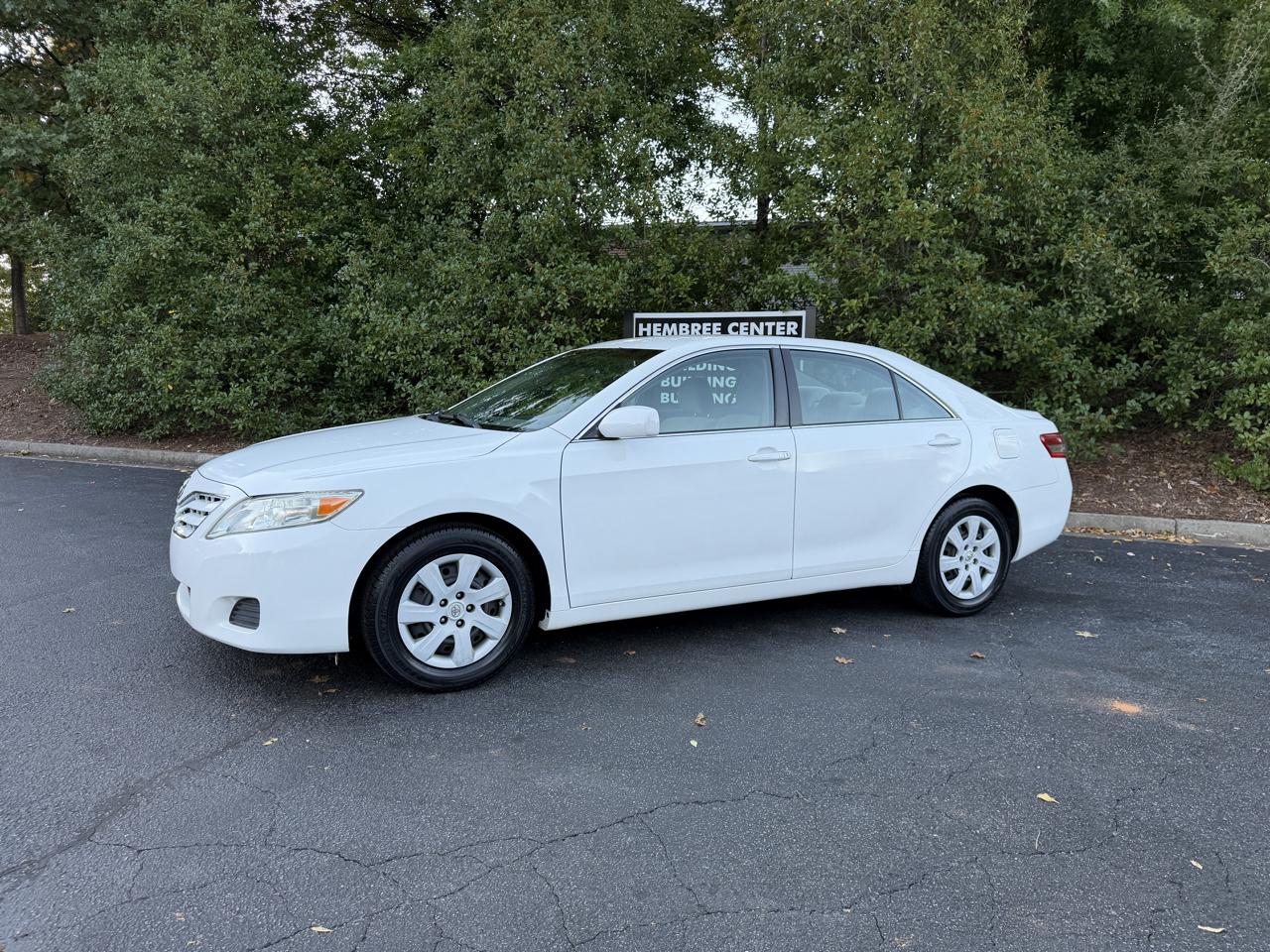 Toyota Camry LE 6-Spd AT 2011