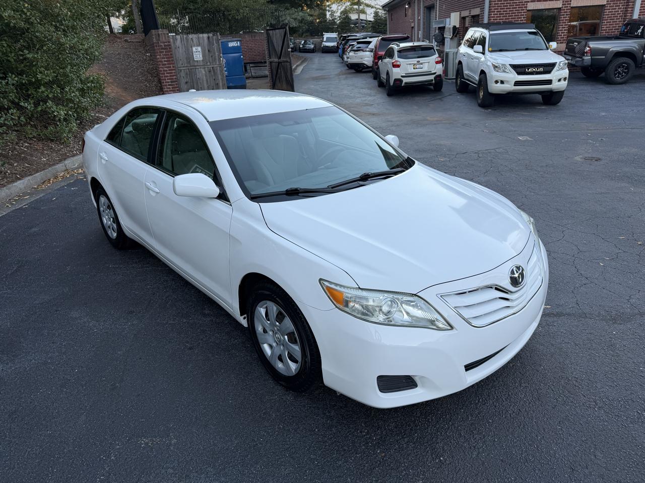 Toyota Camry LE 6-Spd AT 2011