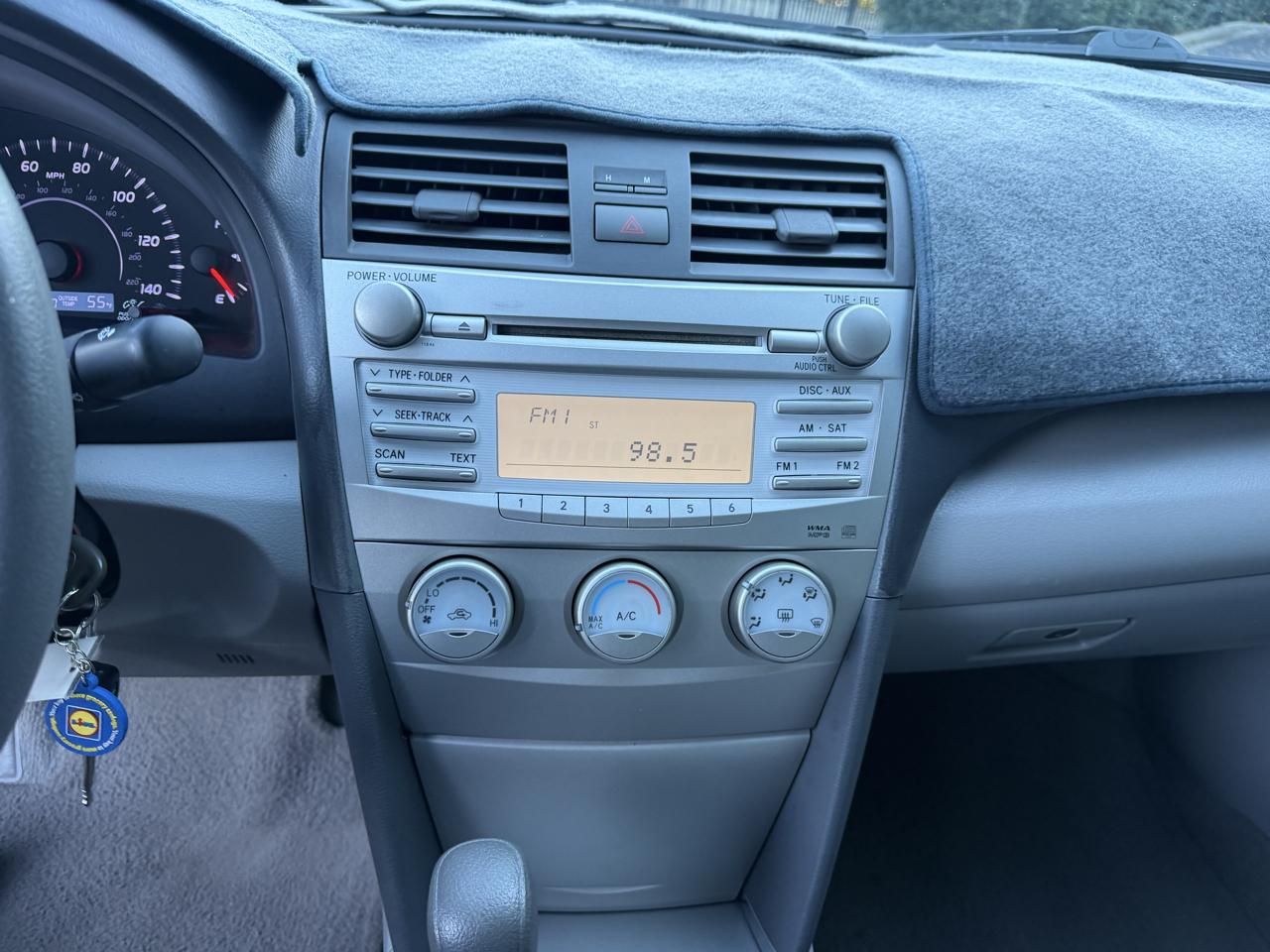 Toyota Camry LE 6-Spd AT 2011