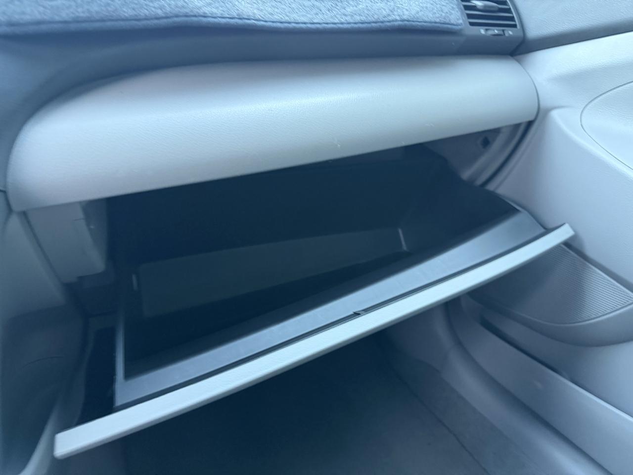 Toyota Camry LE 6-Spd AT 2011