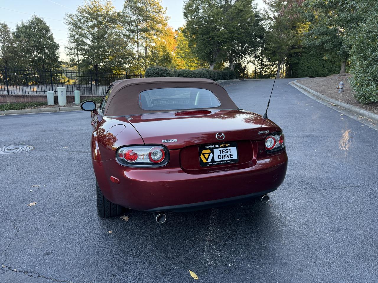 Mazda MX-5 Miata Grand Touring 2006
