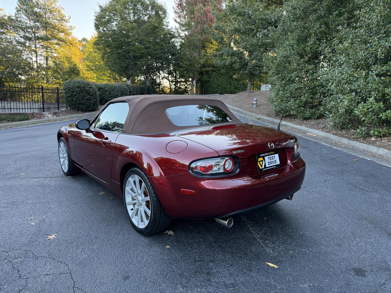 Mazda MX-5 Miata Grand Touring 2006