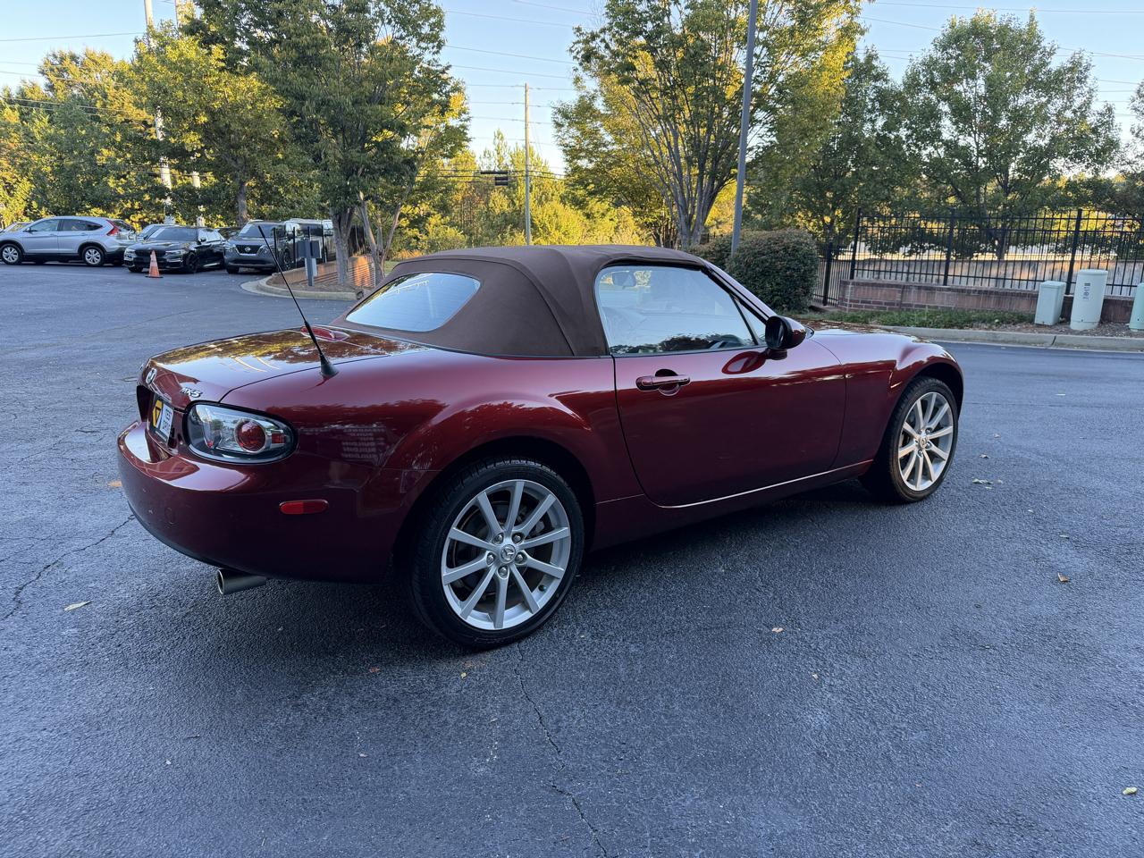 Mazda MX-5 Miata Grand Touring 2006