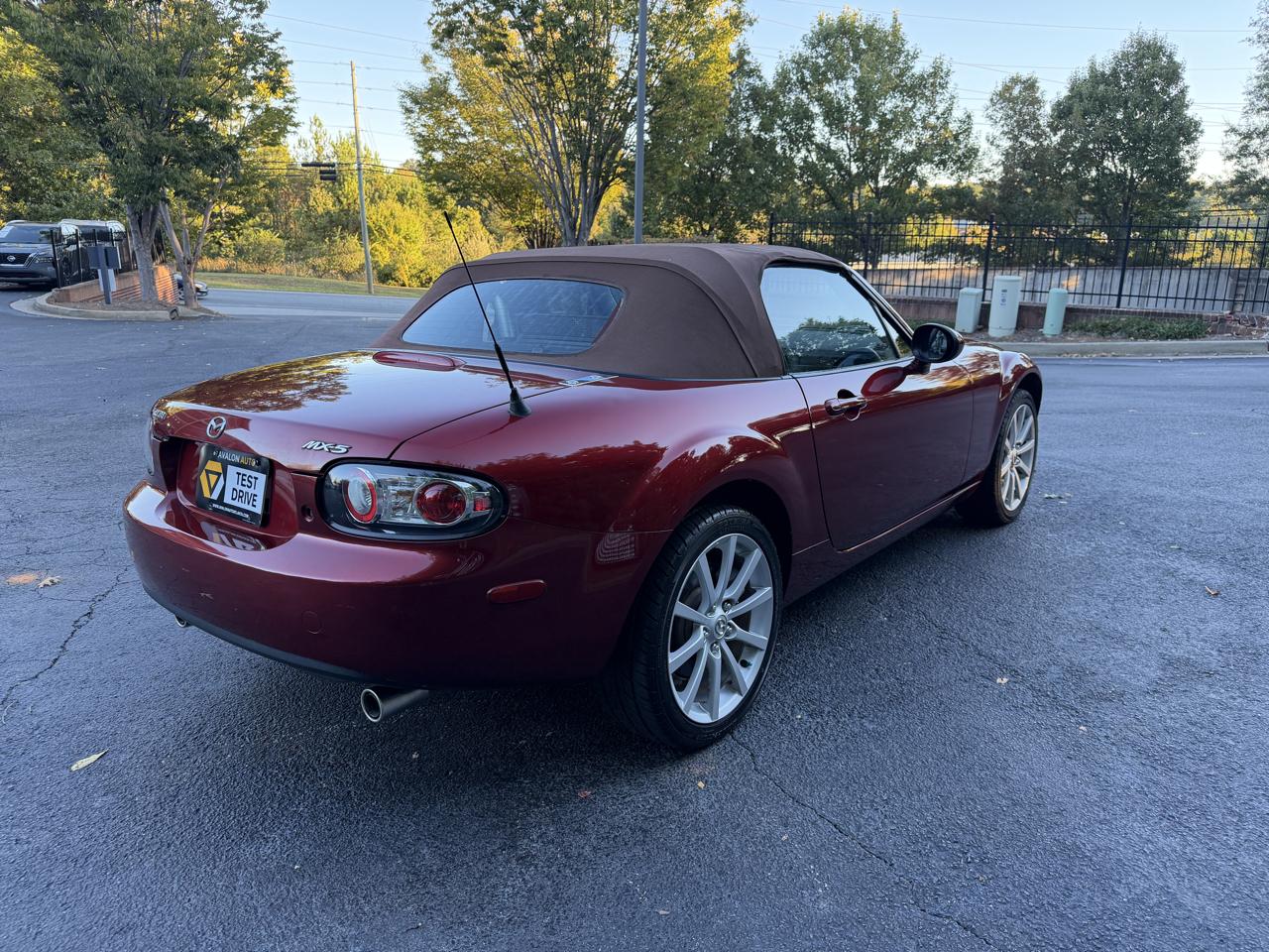 Mazda MX-5 Miata Grand Touring 2006