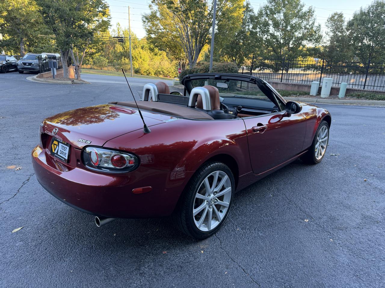 Mazda MX-5 Miata Grand Touring 2006