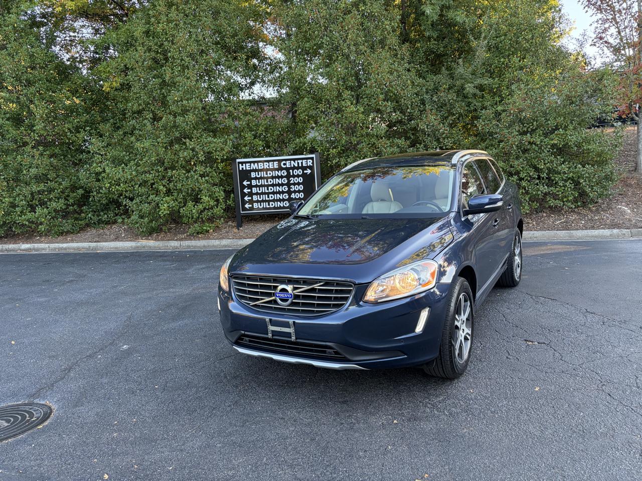 Volvo XC60 photo 2