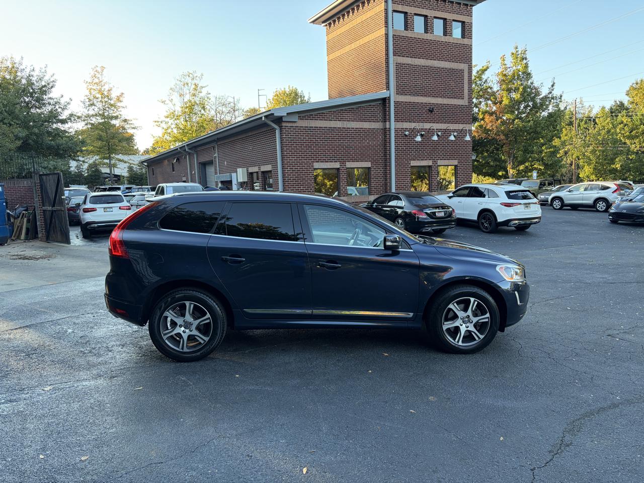 Volvo XC60 photo 9