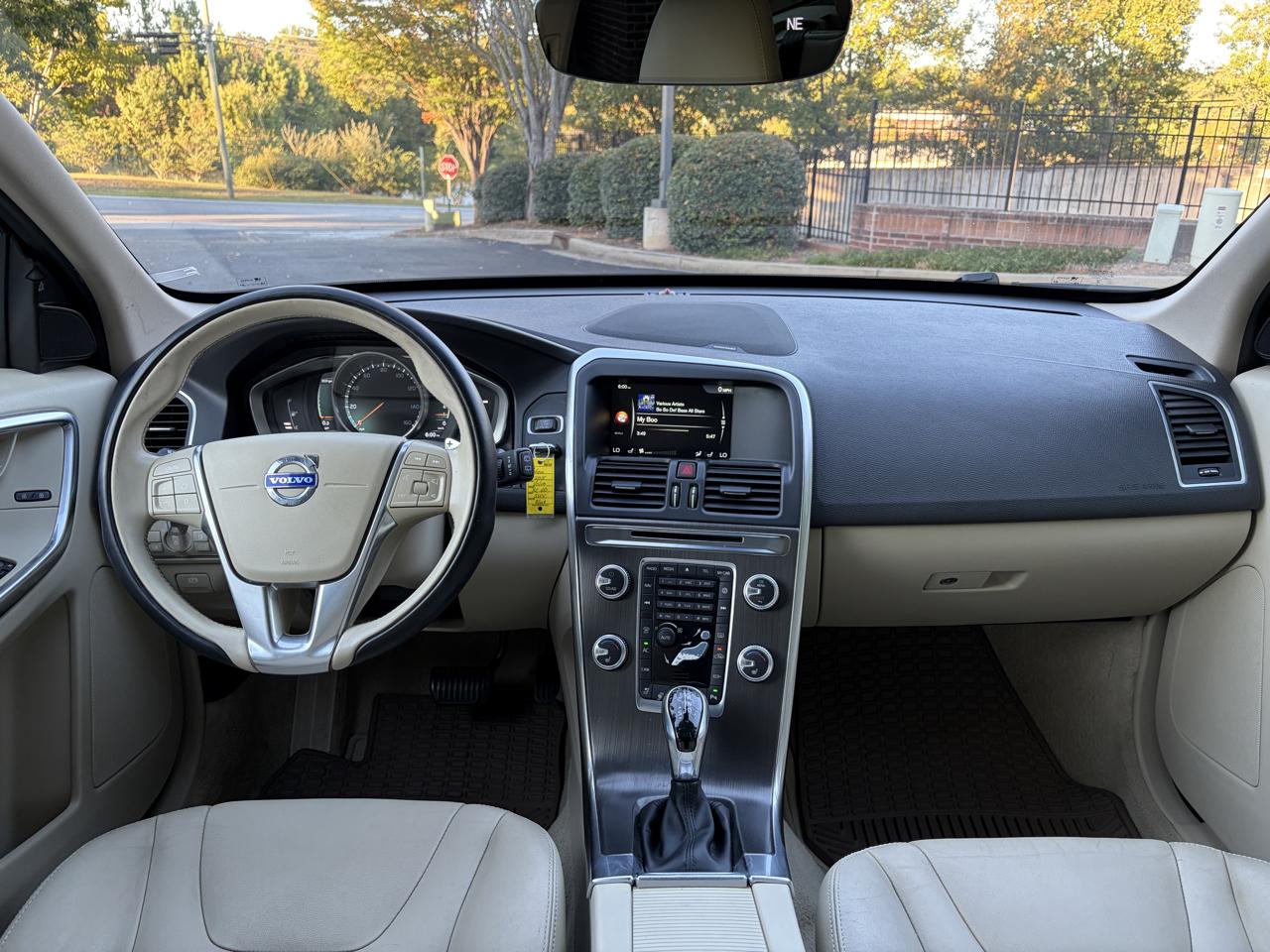Volvo XC60 photo 13