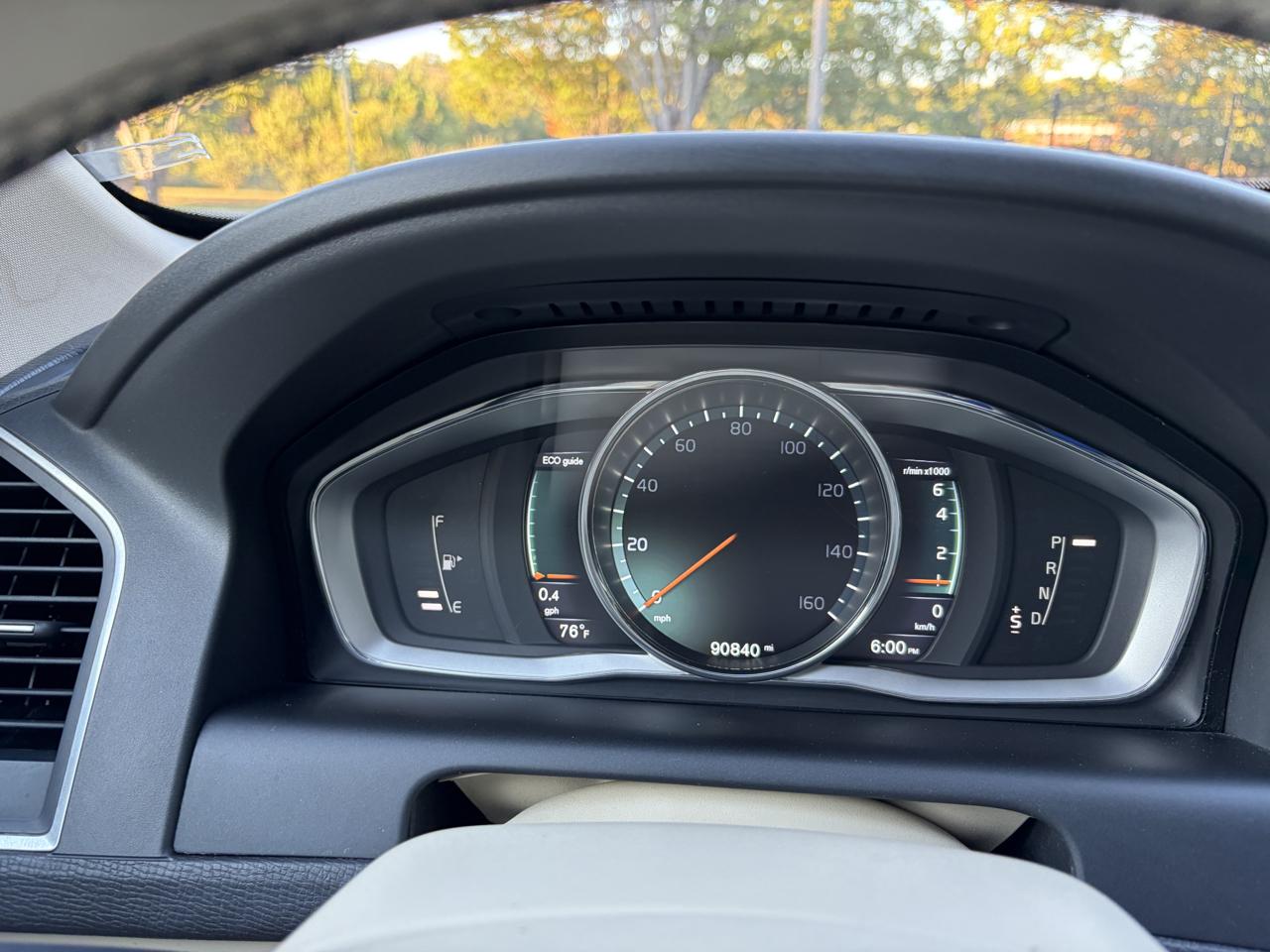 Volvo XC60 photo 16