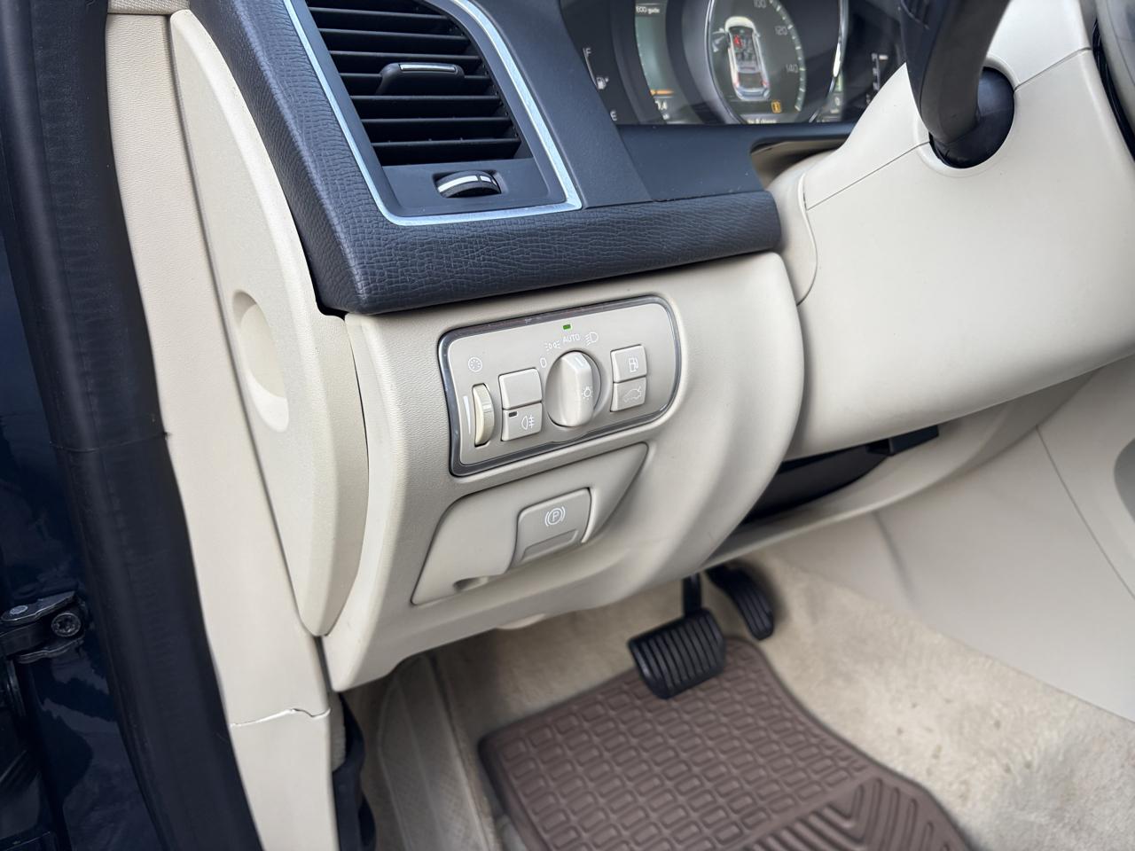 Volvo XC60 photo 23