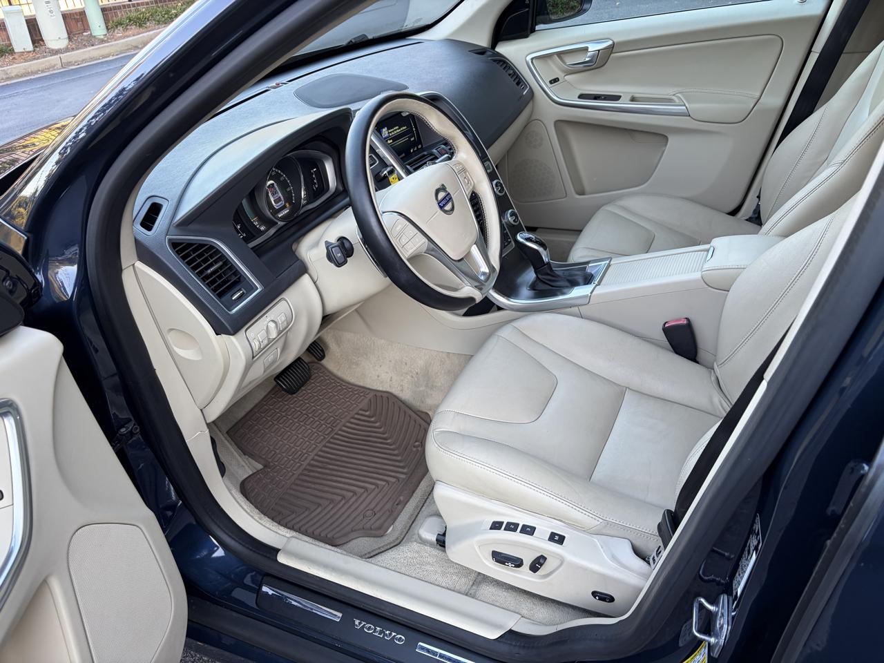 Volvo XC60 photo 24