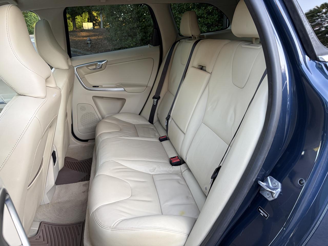 Volvo XC60 photo 30