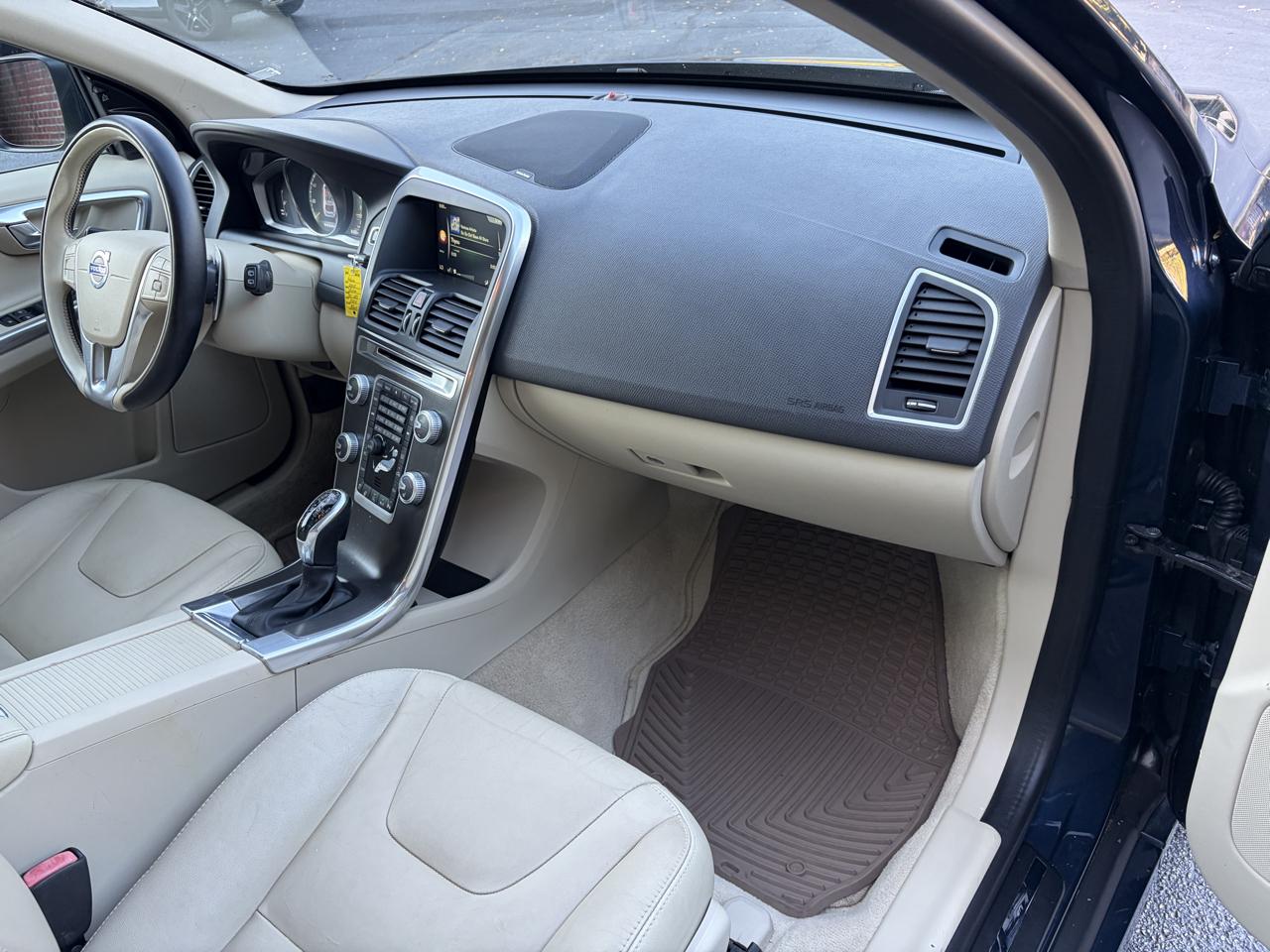 Volvo XC60 photo 40