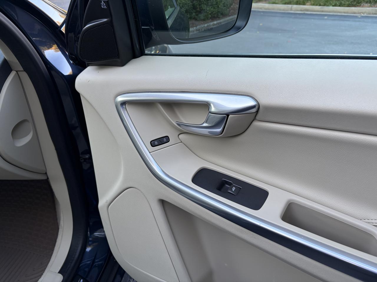 Volvo XC60 photo 39