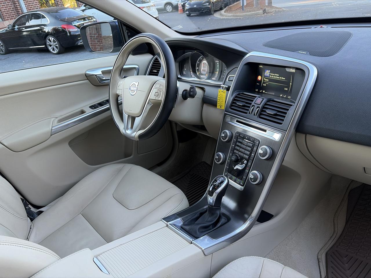 Volvo XC60 photo 42