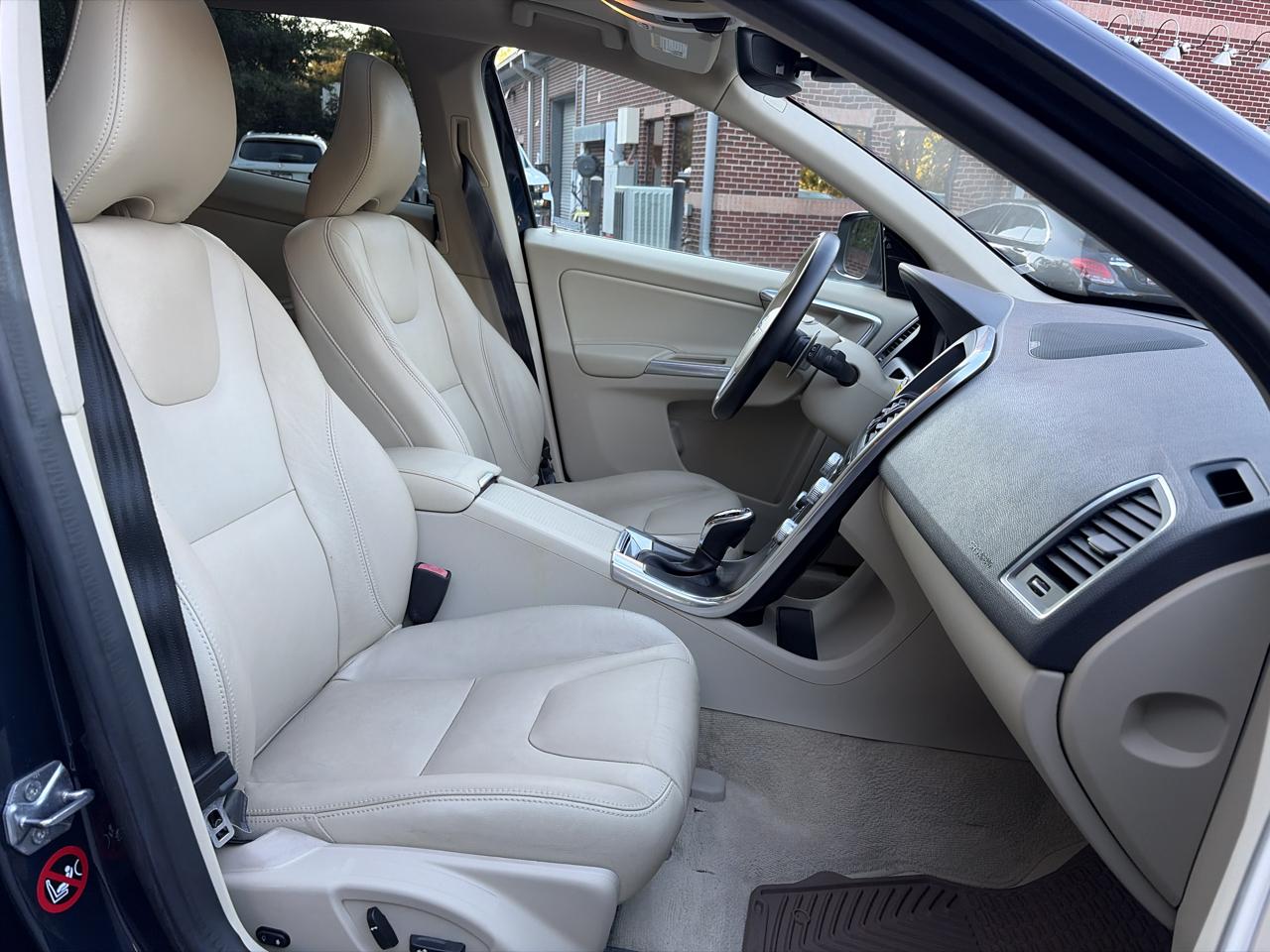 Volvo XC60 photo 41